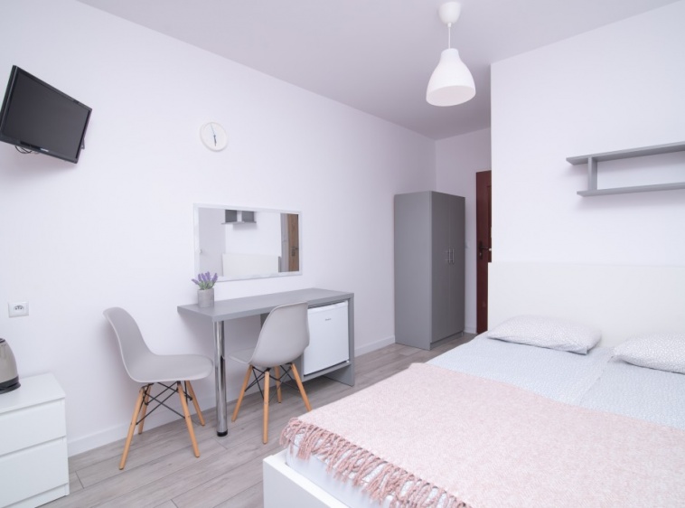 Pokoje i apartamenty ALEXANDRIA z basenem
