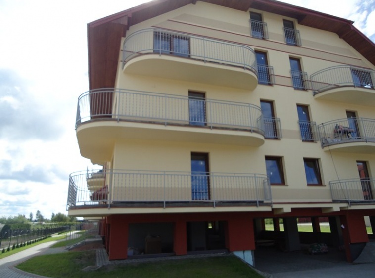  Apartament Lazurowy budynek od strony parkingu