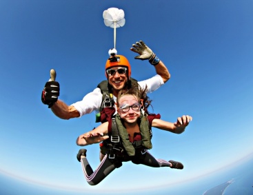 SKYDIVE HEL 