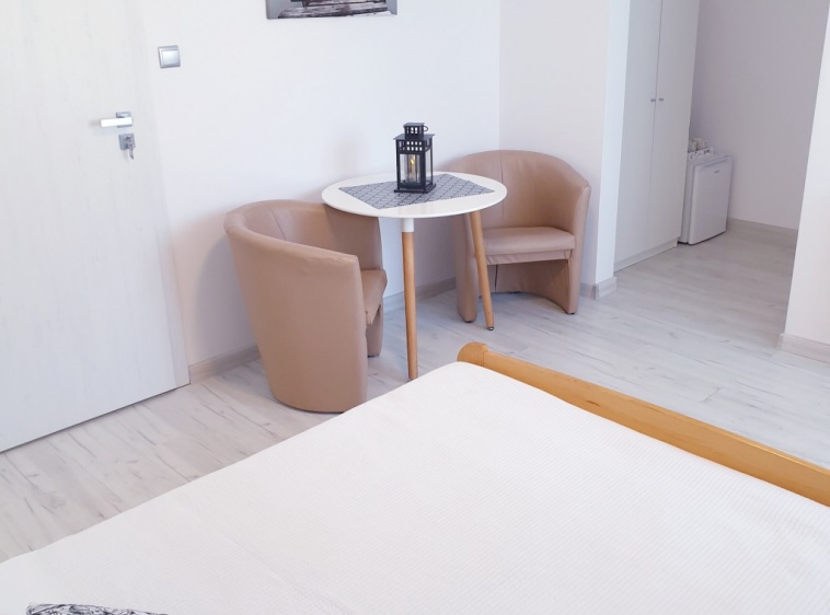 POKOJE GOŚCINNE GRAŻYNA GLEMBIN  Pokoj nr 3 /2 osobowy na parterze z tarasem?v=1.0.1