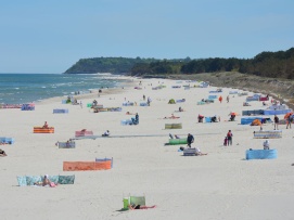 Na plaży w Karwi nawet w sezonie nie jest tłoczno.