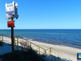 Wejście na plażę nr 1 - Karwieńskie Błoto Drugie - 1,5 km od centrum Karwi.