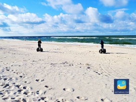 Jeśli spacer po plaży to za mało, przejedź się Segway'em.