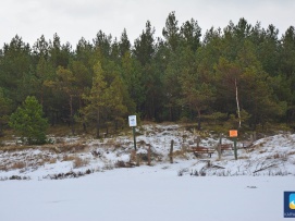 Karwia - zima, wejście na plażę nr 43, 6 km od Jastrzębiej Góry.